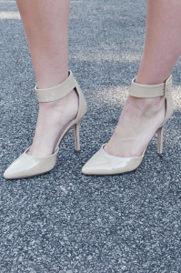 Nude pointy heels