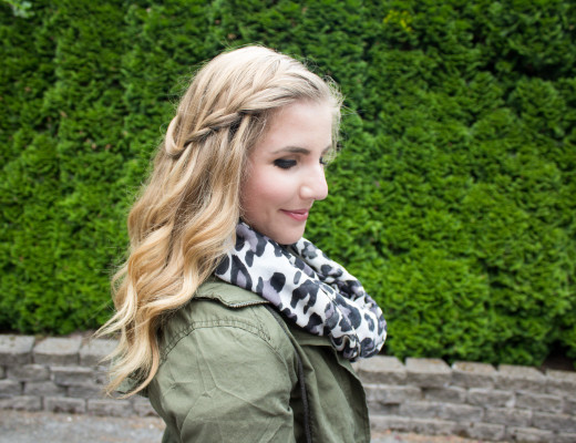 Cute fall outfit! Love the pop of color withthe hot pink earrings and the fun print of the scarf! Perfect back to school outfit essentials